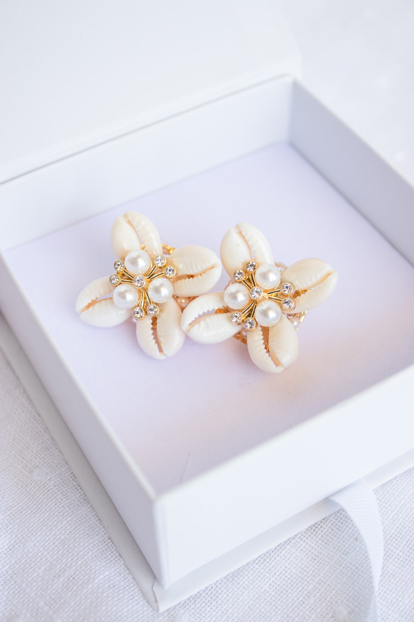 Seashell stud | one of a kind