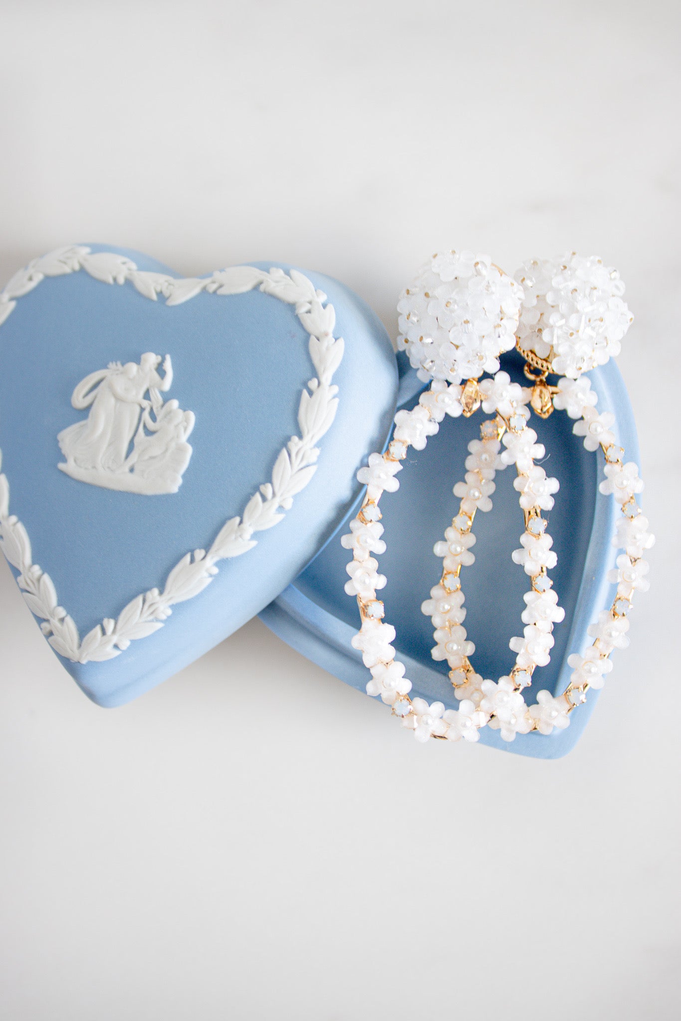 Hydrangea White Cluster Dangle