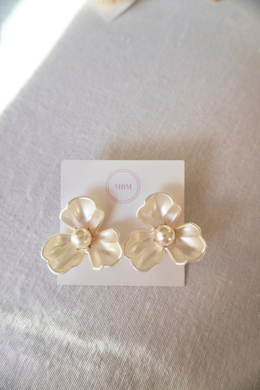 Emily Acrylic Studs | Pearl