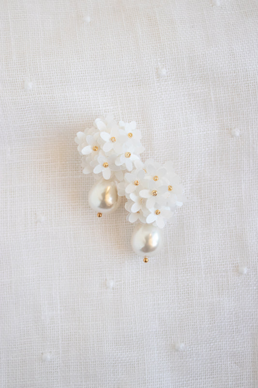 Magnolia Pearl Drop • White
